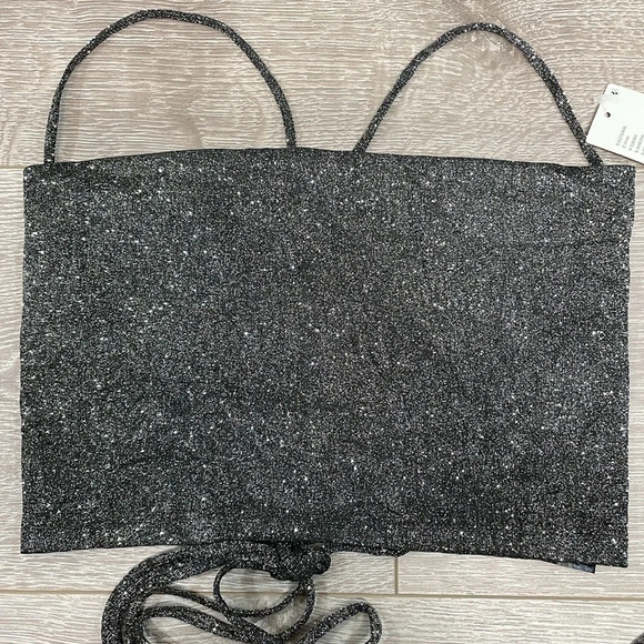 NWT Urban Outfitters Backless Crop Top Black Metallic Silver Strappy Tie Back M - Picture 4 of 13